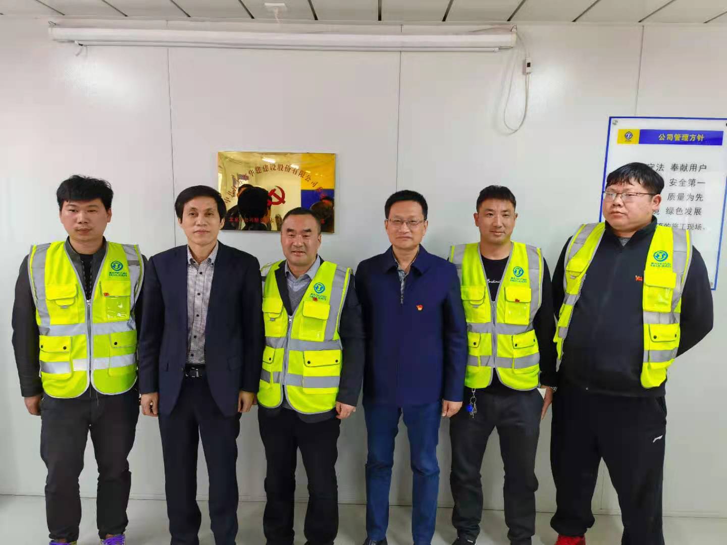 1618625671566373.jpg 合影.jpg