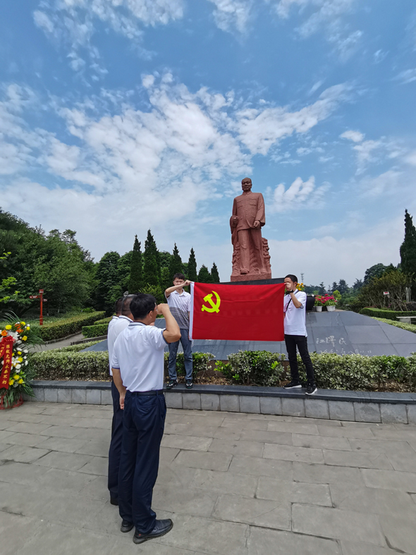 1625824479.jpg 2、入党宣誓.jpg