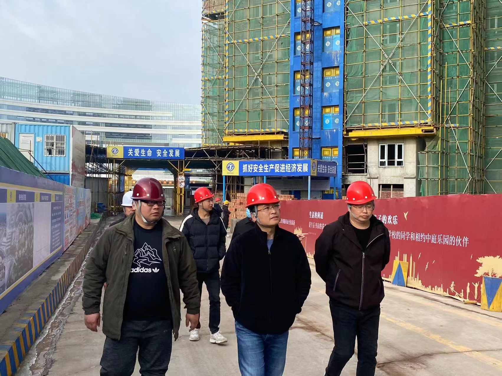 1639624516365571.jpg 169cb567fbbe3d6212982a40b65e54d.jpg