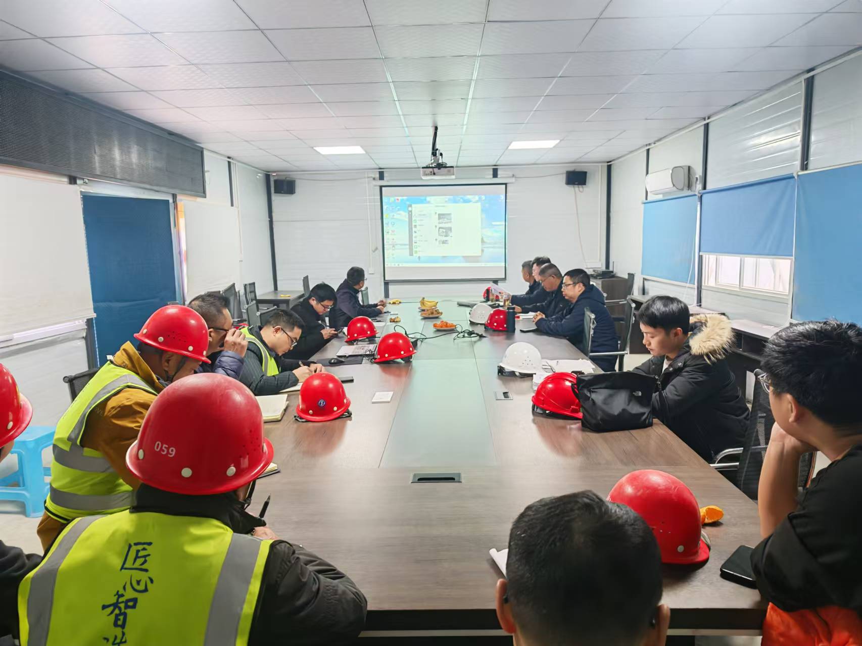 1742865892551396.jpg 698fdf989e7c1cd7becf1bbcbf21eb3.jpg